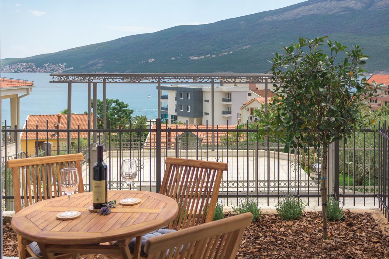 Apartment Soleada Vida แฮร์เซ็ก-โนวี ภายนอก รูปภาพ